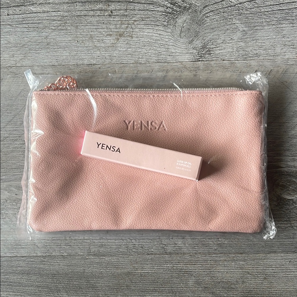 Yensa “Power Pink” Luxe Lip Oil + Cosmetic Pouch